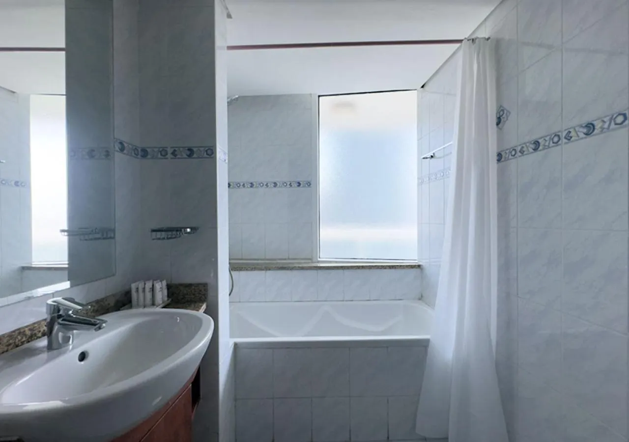 Apartmán Lake View, 1 Minute Walking To Dmcc Metro Station Dubaj